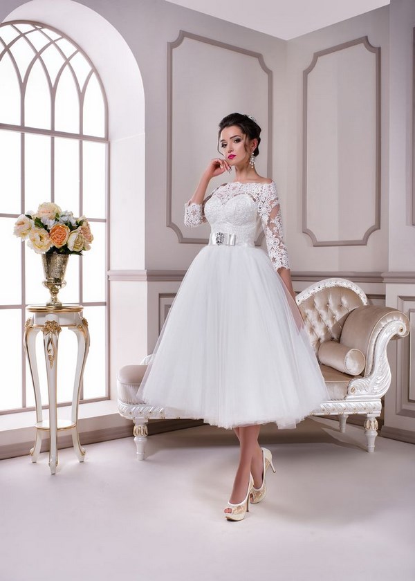 Gaun pengantin pendek yang paling indah: gambar gaun pendek untuk pengantin yang paling berani
