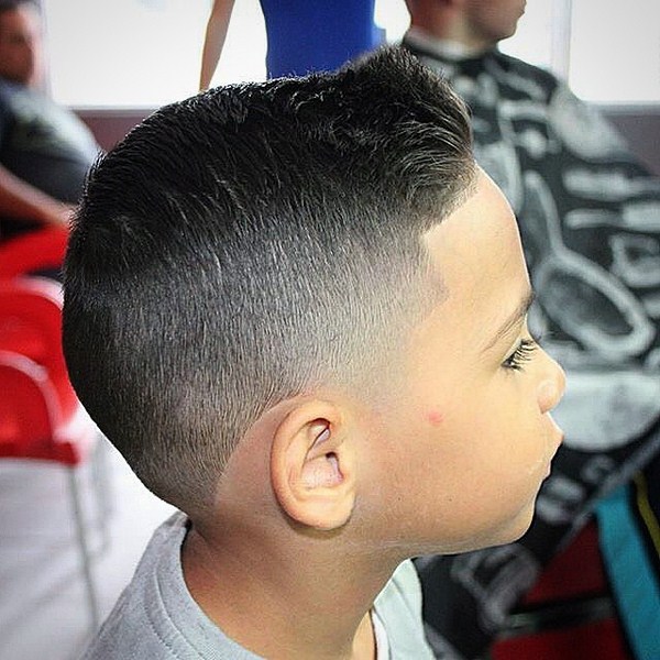 Potongan rambut fesyen untuk kanak-kanak lelaki 2024-2025: foto