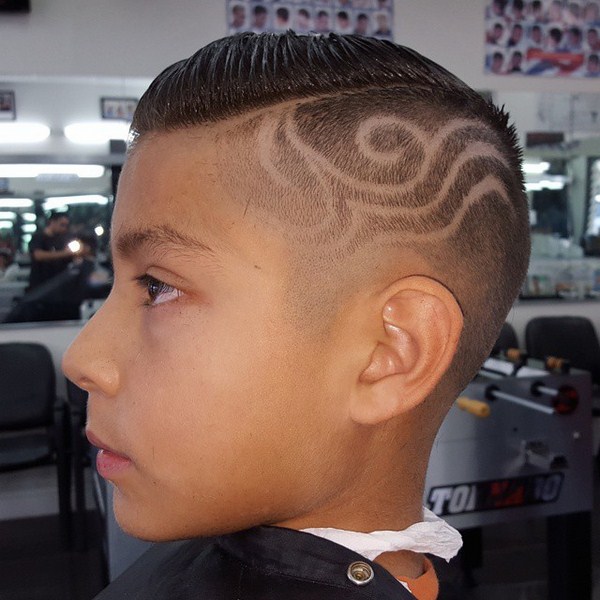 Potongan rambut fesyen untuk kanak-kanak lelaki 2024-2025: foto