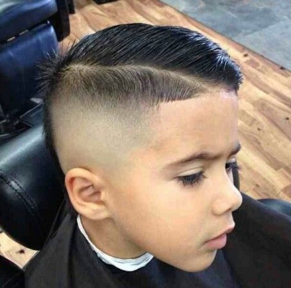 Potongan rambut fesyen untuk kanak-kanak lelaki 2024-2025: foto