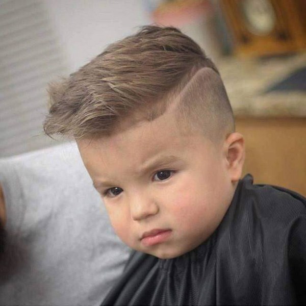 Potongan rambut fesyen untuk kanak-kanak lelaki 2024-2025: foto