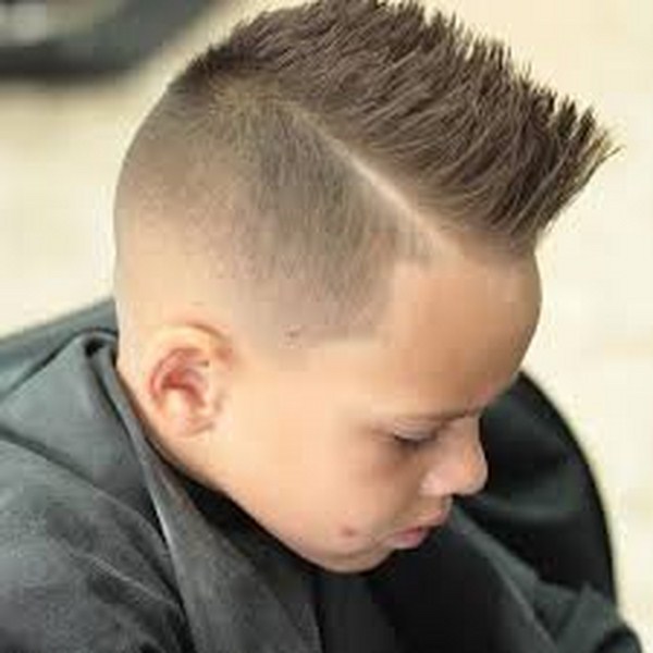 Potongan rambut fesyen untuk kanak-kanak lelaki 2024-2025: foto