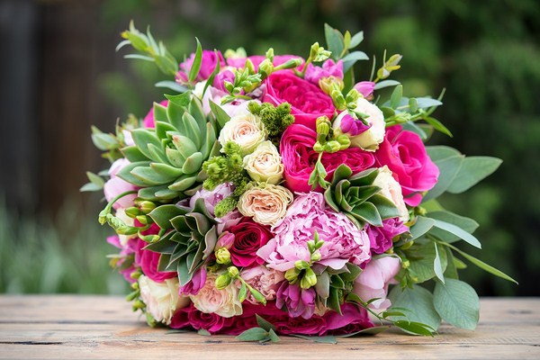 Bouquets bunga yang paling bergaya 2024-2025, gambar, trend bunga