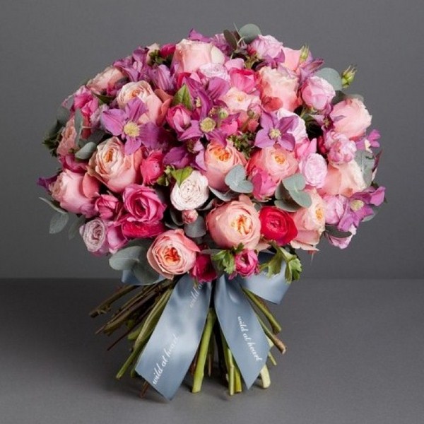 Bouquets bunga yang paling bergaya 2024-2025, gambar, trend bunga
