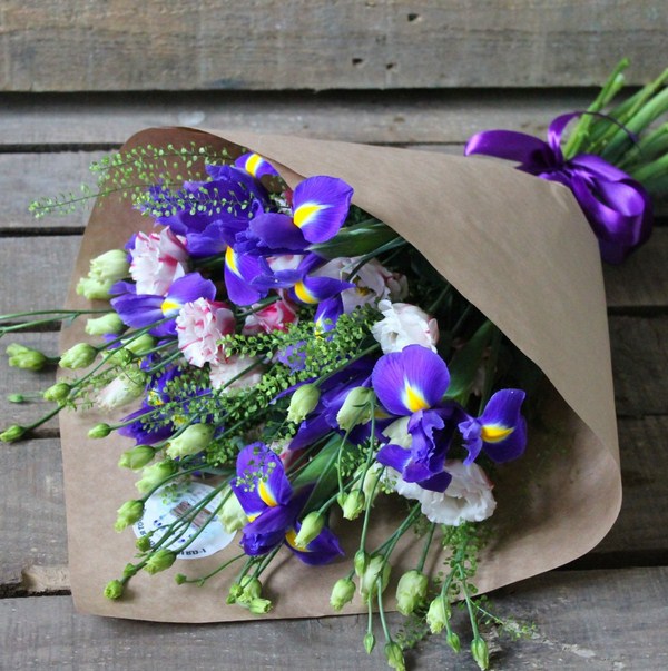 Bouquets bunga yang paling bergaya 2024-2025, gambar, trend bunga