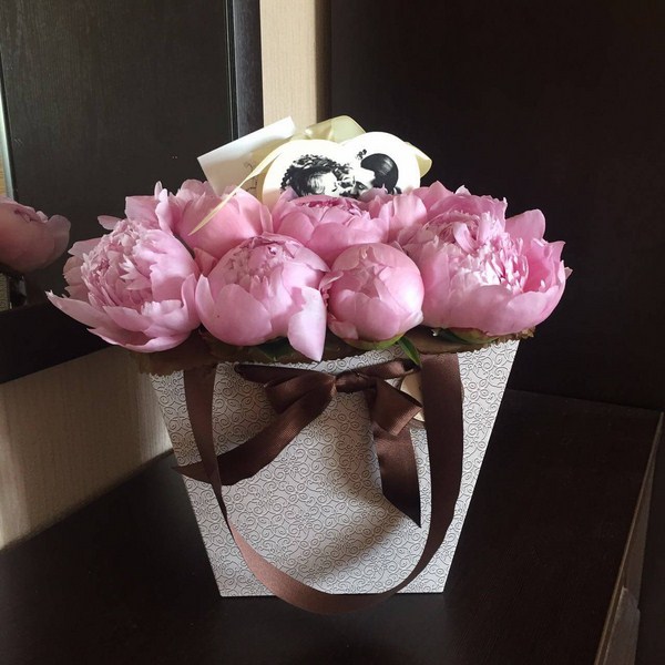 Bouquets bunga yang paling bergaya 2024-2025, gambar, trend bunga