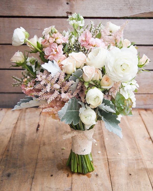 Bouquets bunga yang paling bergaya 2024-2025, gambar, trend bunga
