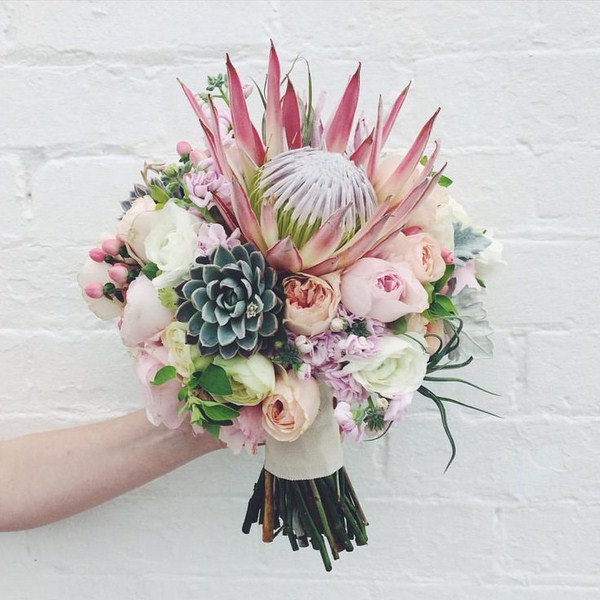 Bouquets bunga yang paling bergaya 2024-2025, gambar, trend bunga