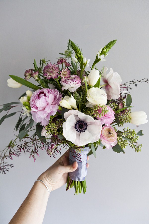 Bouquets bunga yang paling bergaya 2024-2025, gambar, trend bunga