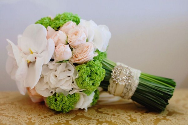 Bouquets bunga yang paling bergaya 2024-2025, gambar, trend bunga