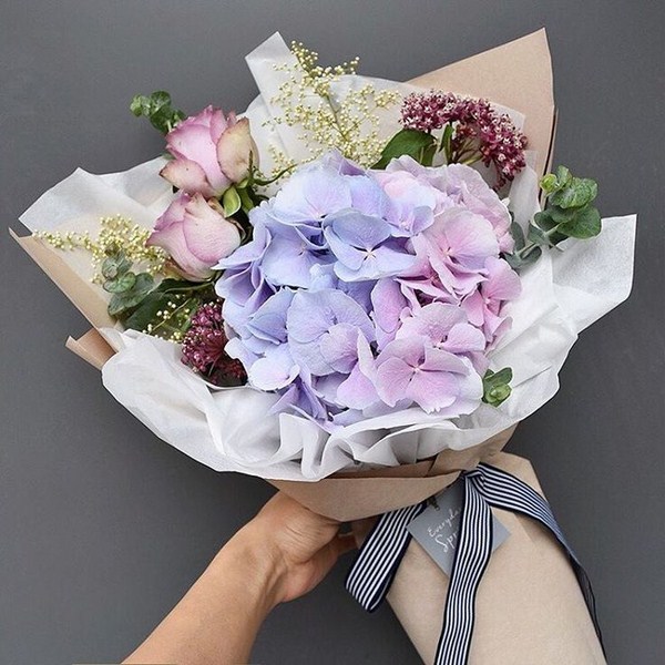 Bouquets bunga yang paling bergaya 2024-2025, gambar, trend bunga