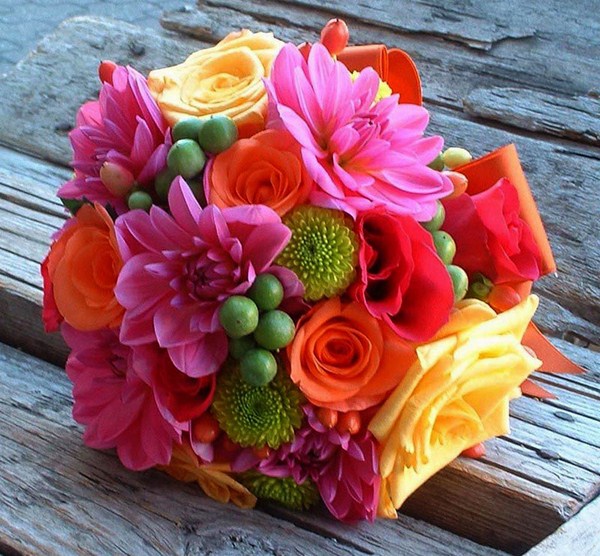 Bouquets bunga yang paling bergaya 2024-2025, gambar, trend bunga
