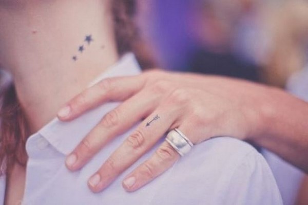 Tato kecil asal: gambar, idea-idea tatu kecil untuk kanak-kanak perempuan