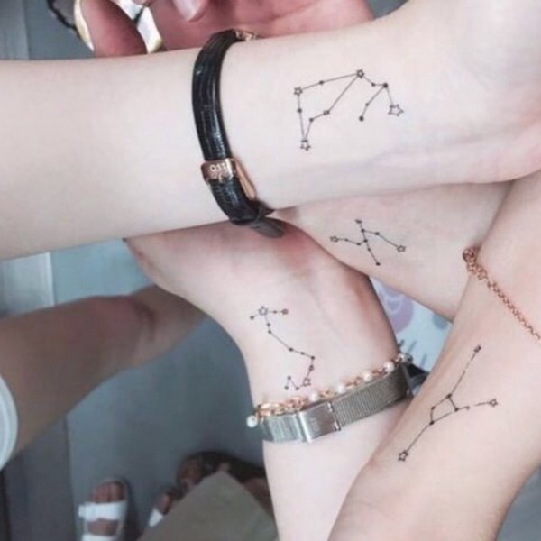 Tato kecil asal: gambar, idea-idea tatu kecil untuk kanak-kanak perempuan