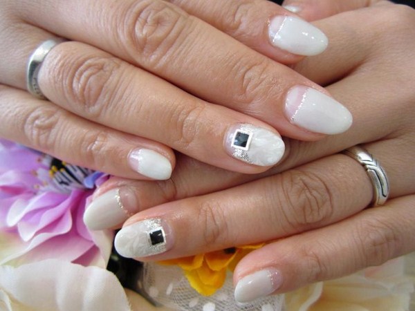 Manicure Perancis yang indah 2024-2025: foto, berita