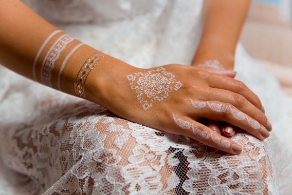 Tato flash asal: gambar, idea tatu flash untuk kanak-kanak perempuan