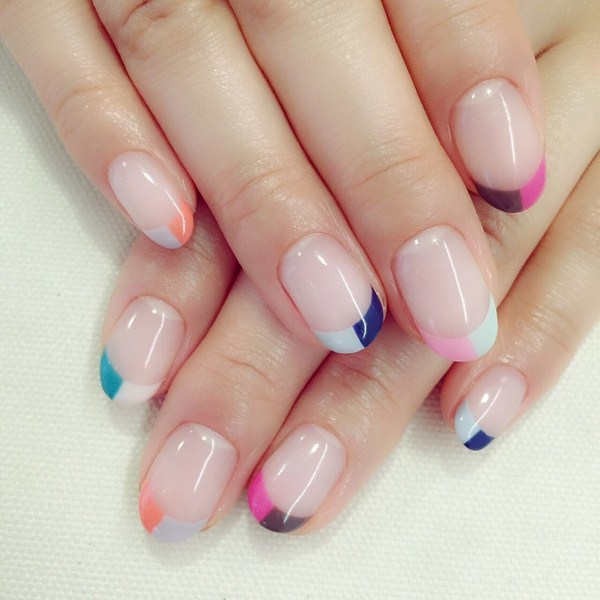 Manicure bogel cantik: gambar, berita, idea-idea manicure bogel