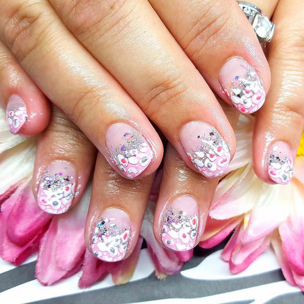 Manicure bogel cantik: gambar, berita, idea-idea manicure bogel