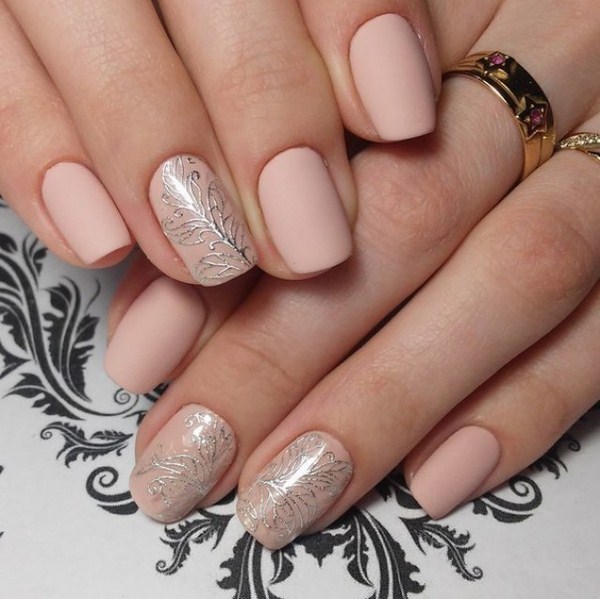 Manicure bogel cantik: gambar, berita, idea-idea manicure bogel