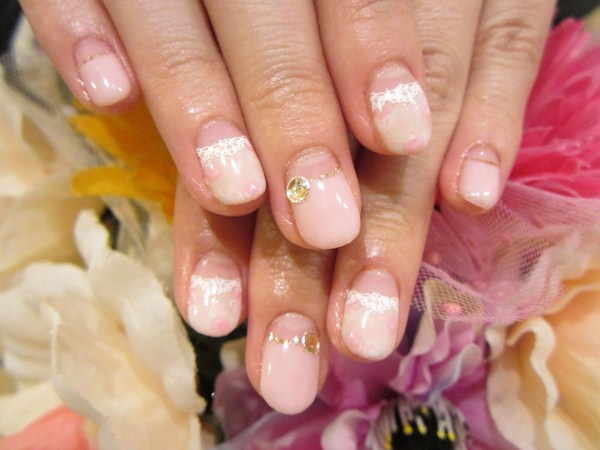 Manicure bogel cantik: gambar, berita, idea-idea manicure bogel