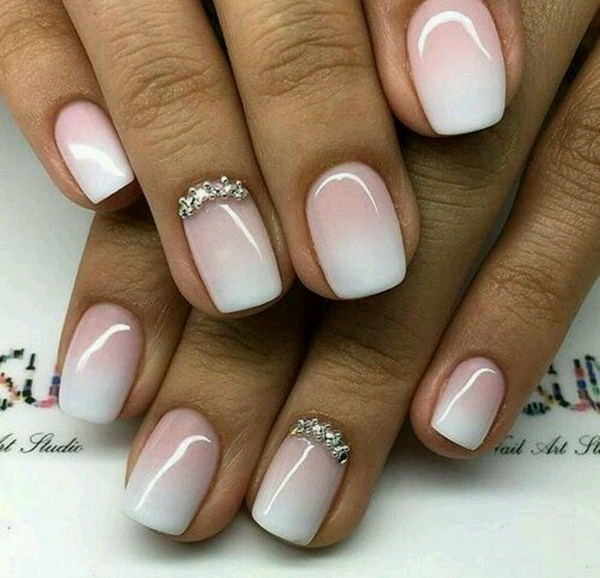 Manicure bogel cantik: gambar, berita, idea-idea manicure bogel