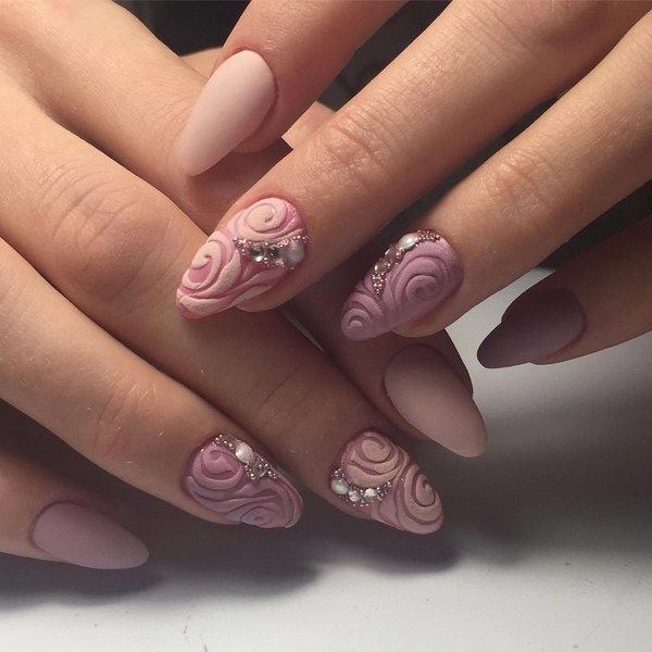 Manicure bogel cantik: gambar, berita, idea-idea manicure bogel