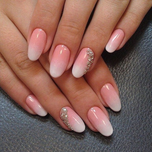 Manicure bogel cantik: gambar, berita, idea-idea manicure bogel