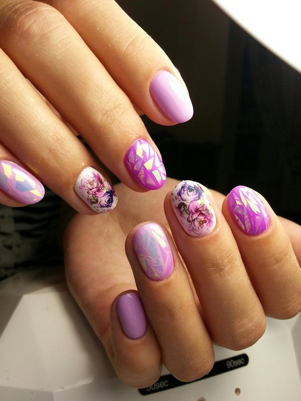 Manikur bunga yang menarik 2024-2025: gambar, idea-idea manicure dengan bunga
