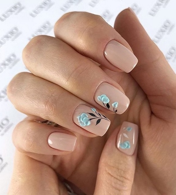Manikur bunga yang menarik 2024-2025: gambar, idea-idea manicure dengan bunga