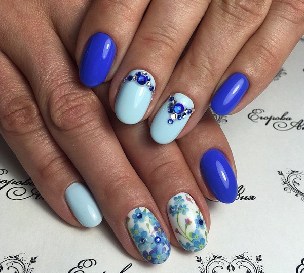 Manikur bunga yang menarik 2024-2025: gambar, idea-idea manicure dengan bunga