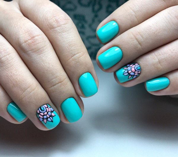 Manikur bunga yang menarik 2024-2025: gambar, idea-idea manicure dengan bunga