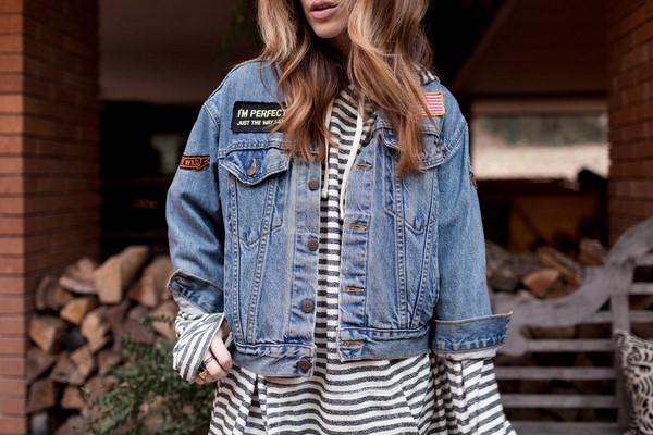 Jaket denim trend 2024-2025: foto, berita, trend