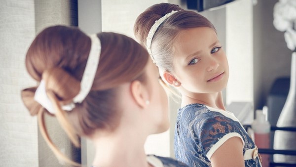 Gaya rambut yang menawan untuk kanak-kanak perempuan 2024-2025: gaya rambut idea foto di tadika dan sekolah