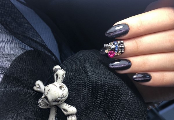 Manicure mata kucing misterius 2024-2025: idea reka bentuk kuku