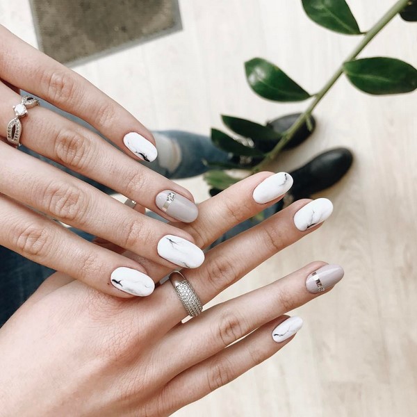 Manicure yang indah untuk kuku berbentuk almond 2024-2025: foto