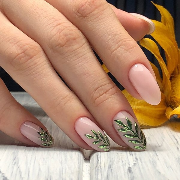 Manicure yang indah untuk kuku berbentuk almond 2024-2025: foto