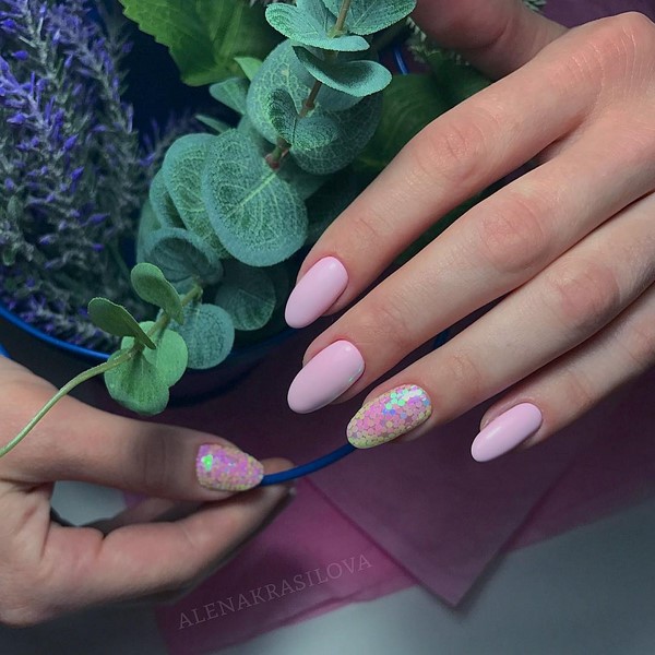 Manicure yang indah untuk kuku berbentuk almond 2024-2025: foto