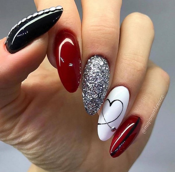 Manicure yang indah untuk kuku berbentuk almond 2024-2025: foto