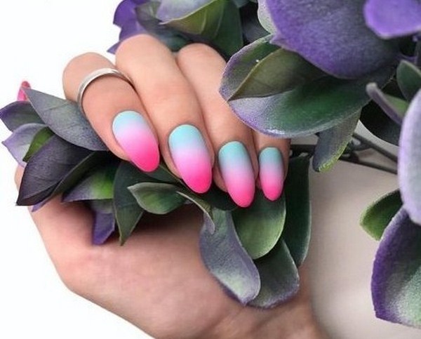 Manicure yang indah untuk kuku berbentuk almond 2024-2025: foto