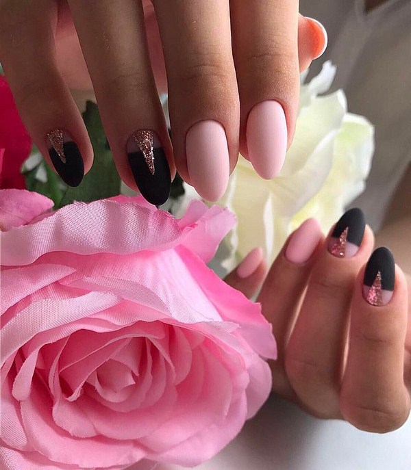 Manicure yang indah untuk kuku berbentuk almond 2024-2025: foto