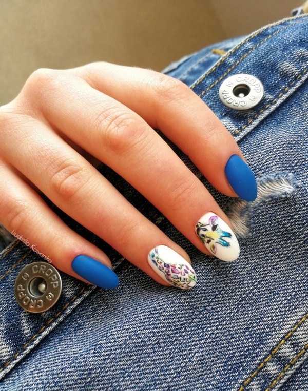 Manicure yang indah untuk kuku berbentuk almond 2024-2025: foto