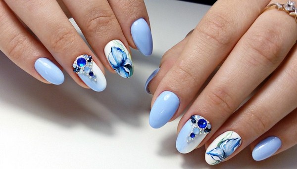Manicure yang indah untuk kuku berbentuk almond 2024-2025: foto