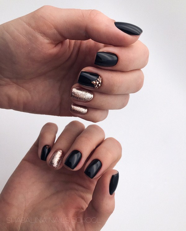Manicure Tahun Baru Brilian 2024: contoh foto