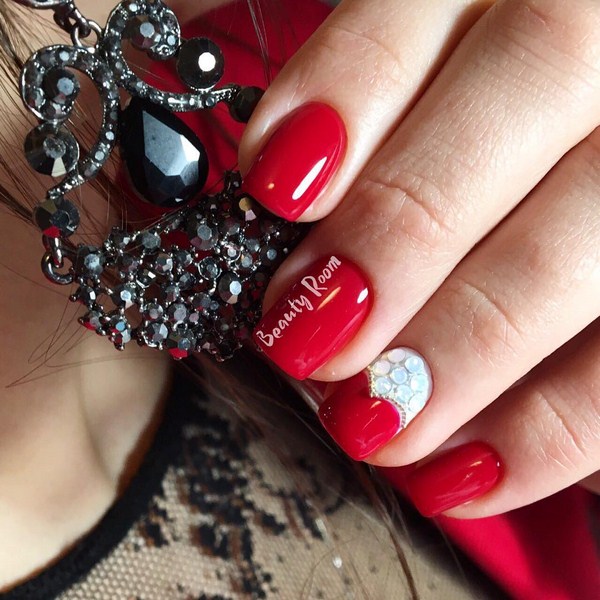 Manicure Tahun Baru Brilian 2024: contoh foto