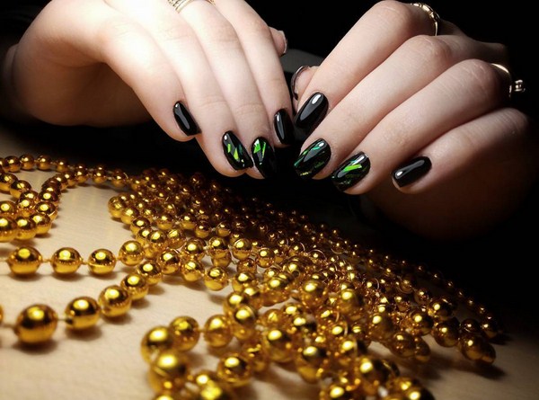 Manicure Tahun Baru Brilian 2024: contoh foto