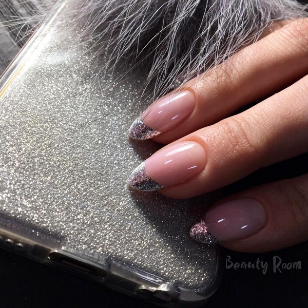 Manicure Tahun Baru Brilian 2024: contoh foto