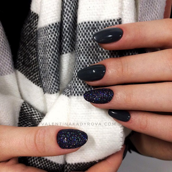 Manicure Tahun Baru Brilian 2024: contoh foto