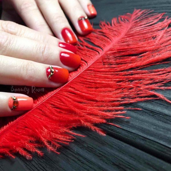 Manicure Tahun Baru Brilian 2024: contoh foto