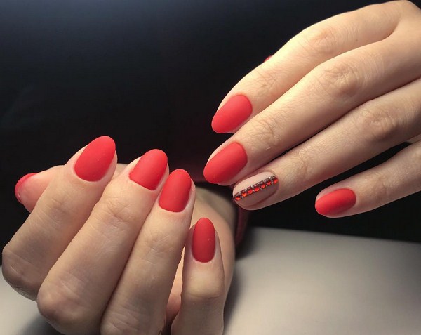 Manicure Tahun Baru Brilian 2024: contoh foto