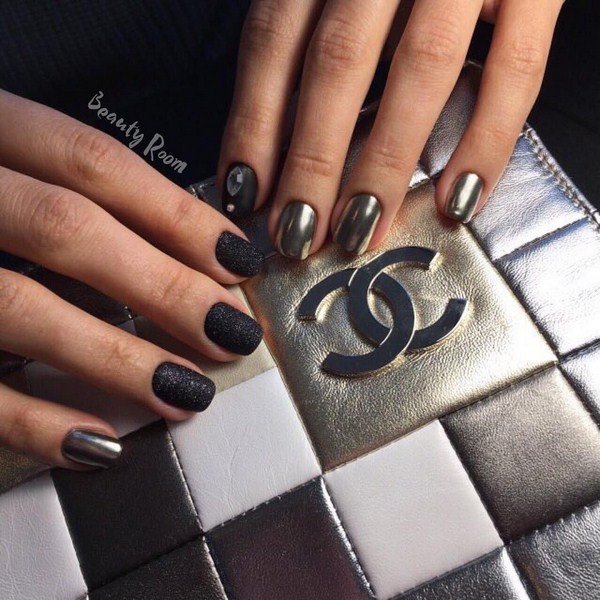 Manicure Tahun Baru Brilian 2024: contoh foto